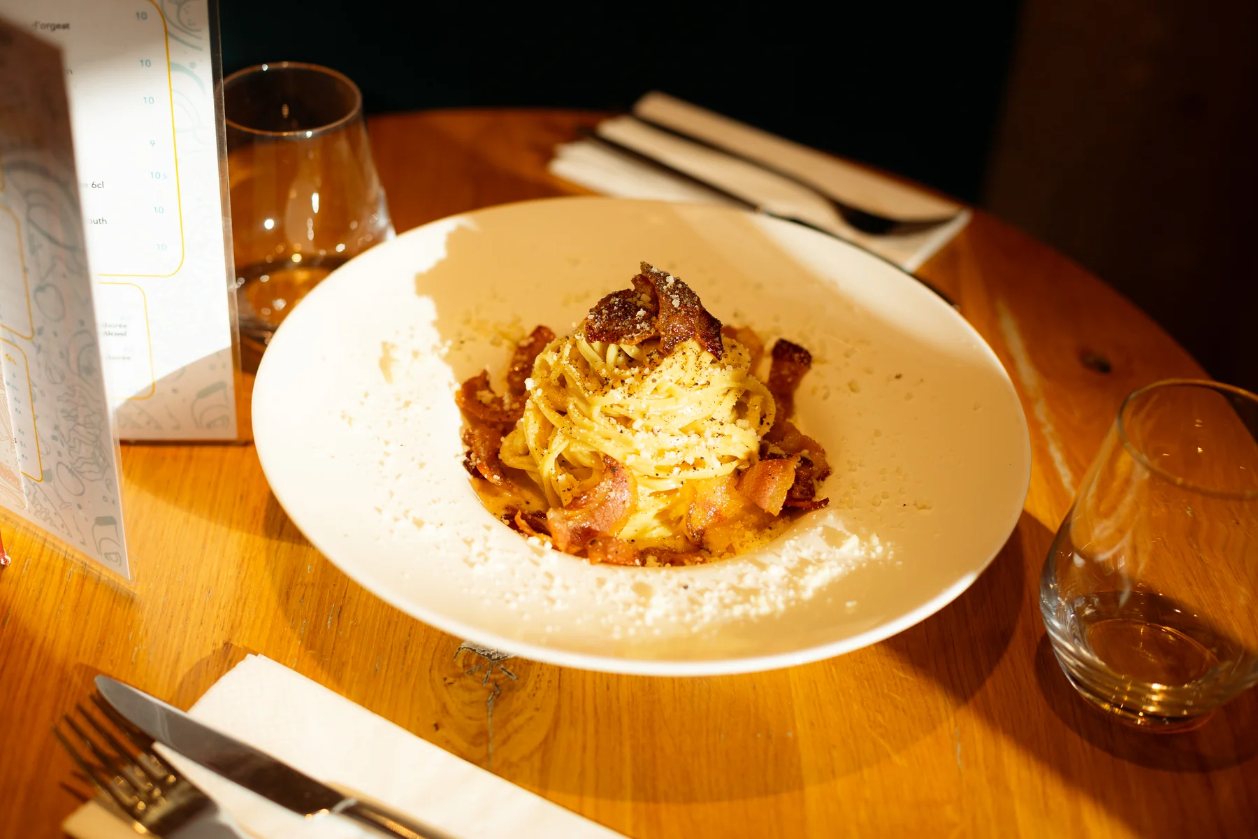 Photographie d'ambiance Perlamatta - Scène de restaurant italien authentique 7